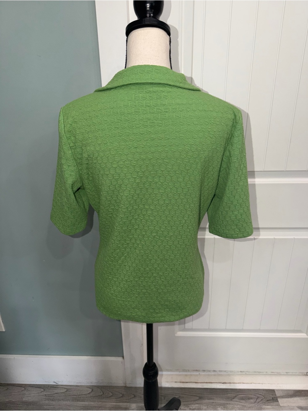 Kim & Cami Women's Green Textured Collared Short Sleeve Polo Shirt size large - Picture 5 of 7